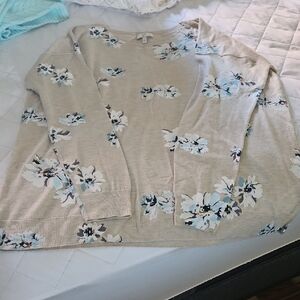 Crewneck light weight top